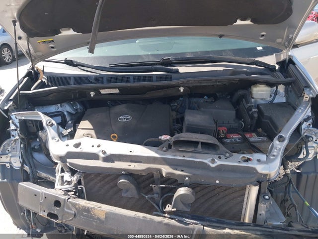 Toyota Sienna Se Premium 8 Passenger