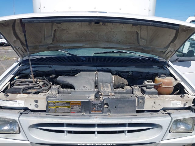 Ford E-350 Standard