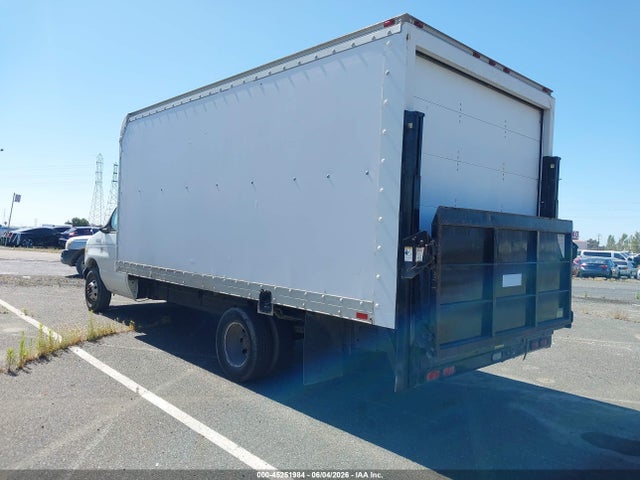 Ford E-350 Standard