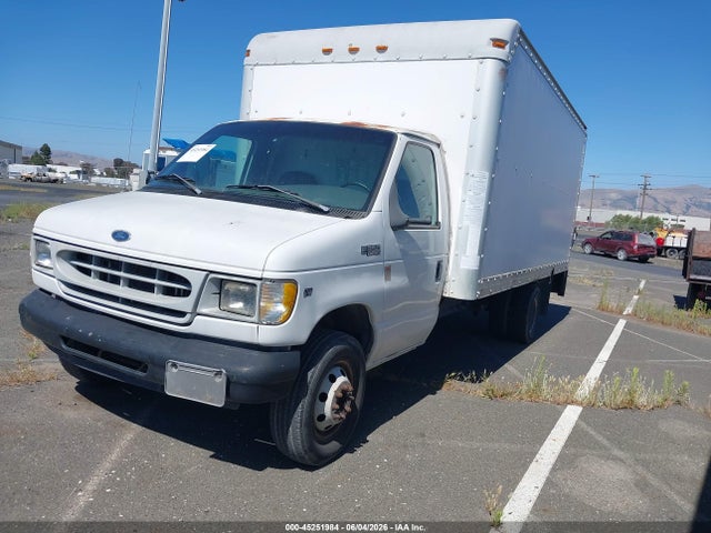 Ford E-350 Standard