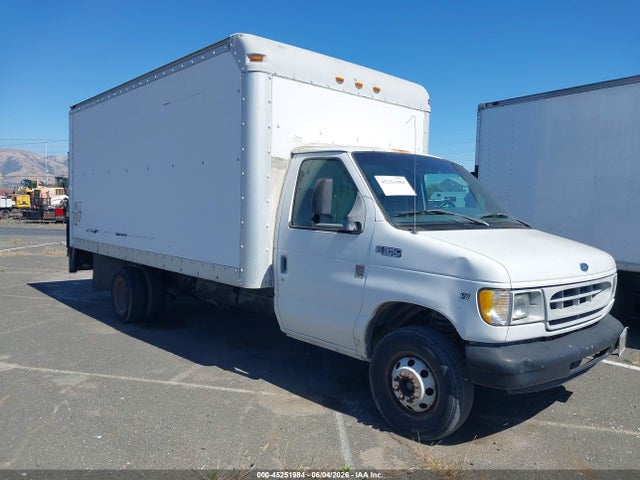 Salvage Ford E-350 Image