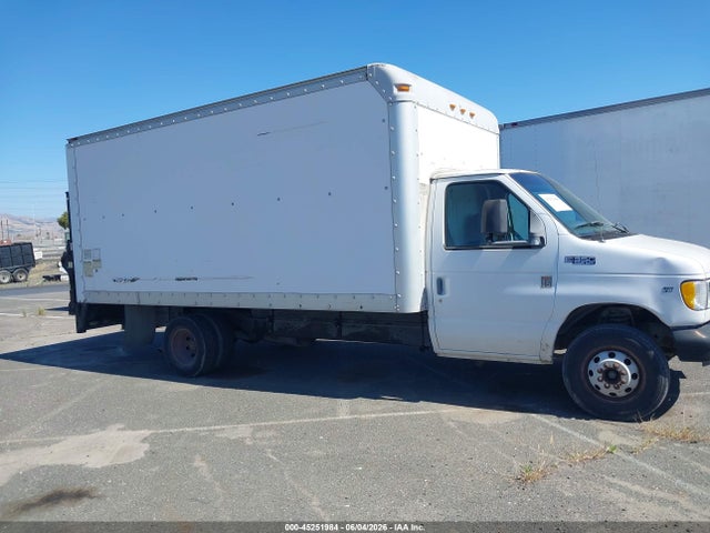 Ford E-350 Standard