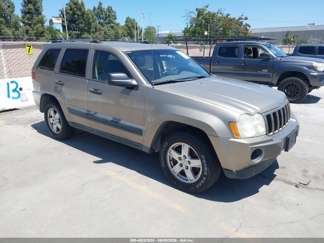 Salvage Jeep Grand Cherokee Image