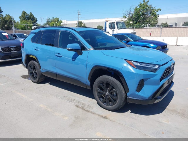 Salvage Toyota RAV4 Image