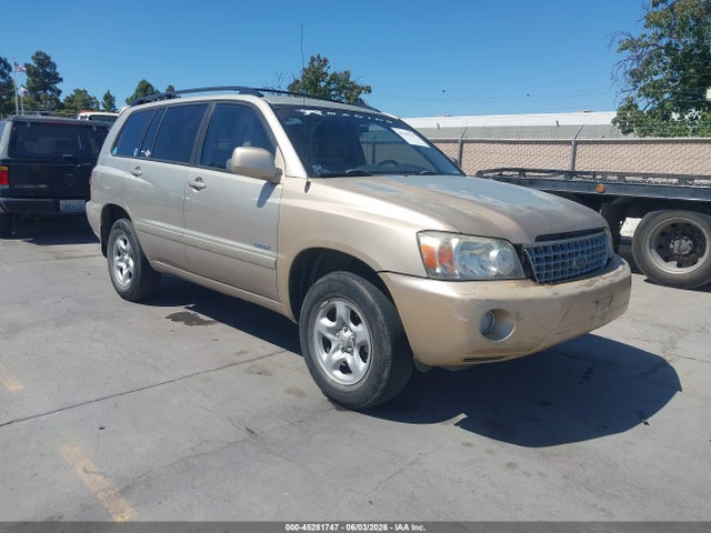 Salvage Toyota Highlander Image