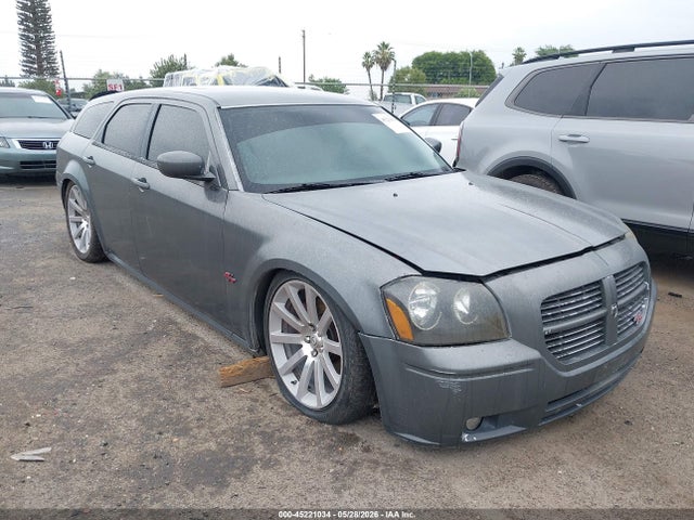 Salvage Dodge Magnum Image
