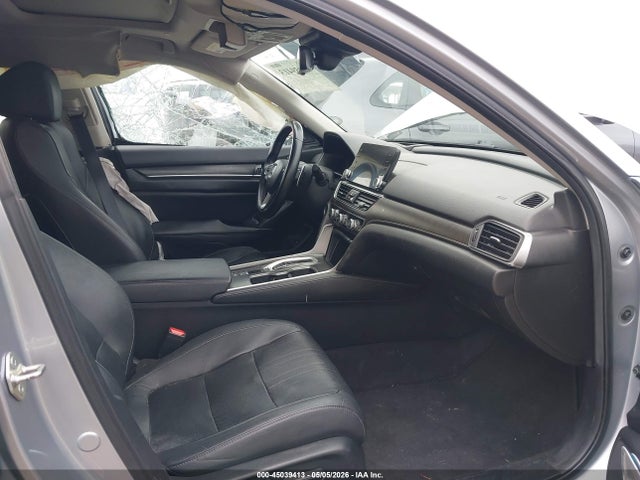 Honda Accord Touring 2.0t