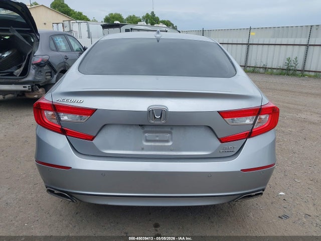Honda Accord Touring 2.0t