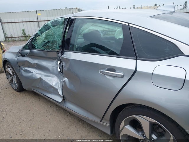 Honda Accord Touring 2.0t