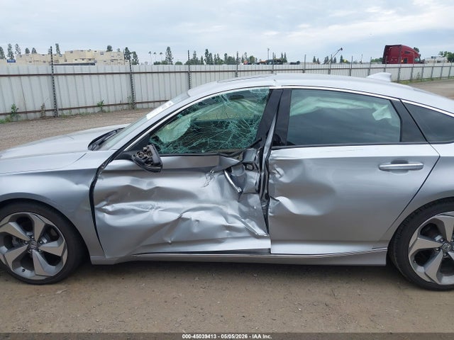 Honda Accord Touring 2.0t