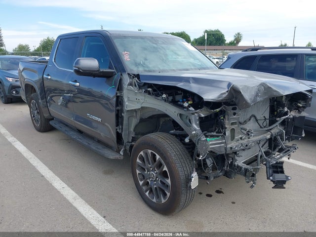 Salvage Toyota Tundra Image