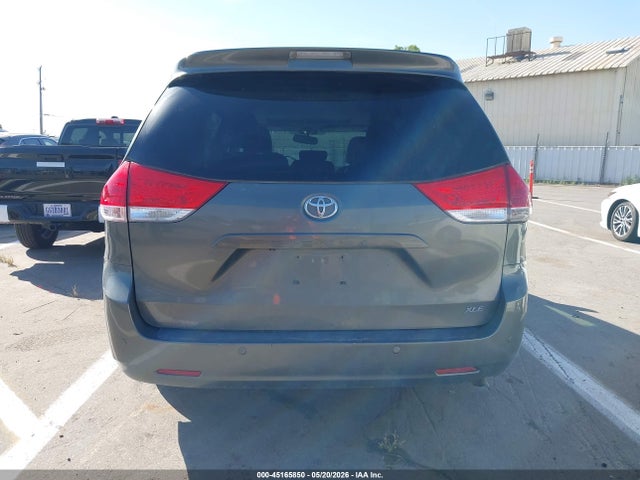 Toyota Sienna Xle V6 8 Passenger