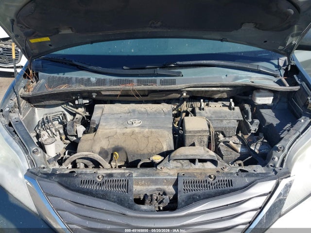 Toyota Sienna Xle V6 8 Passenger