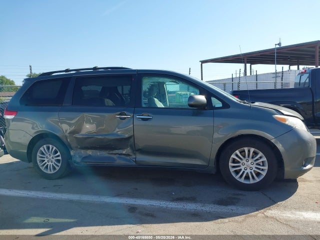 Toyota Sienna Xle V6 8 Passenger