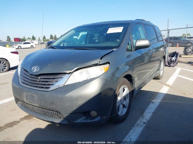 Toyota Sienna Xle V6 8 Passenger