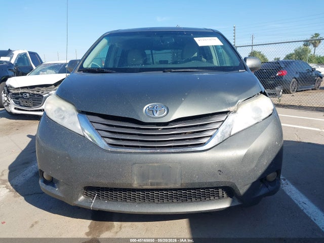 Toyota Sienna Xle V6 8 Passenger