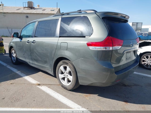 Toyota Sienna Xle V6 8 Passenger