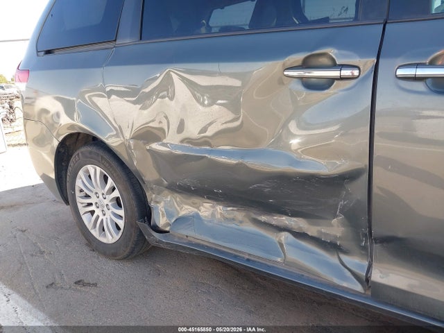 Toyota Sienna Xle V6 8 Passenger