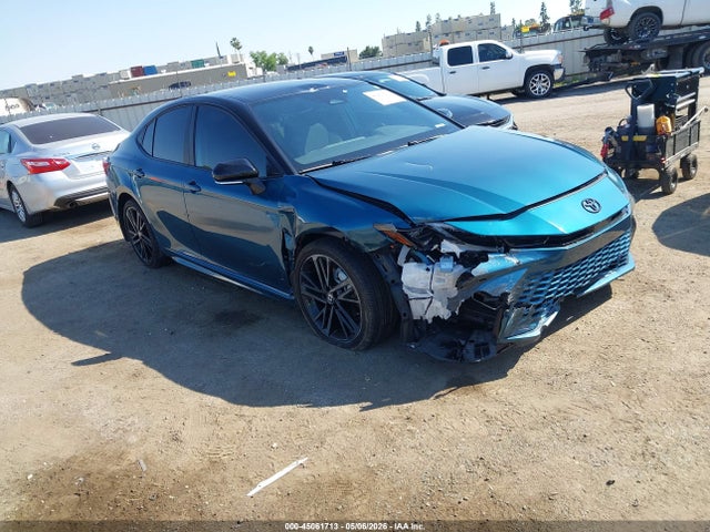 Salvage Toyota Camry Image