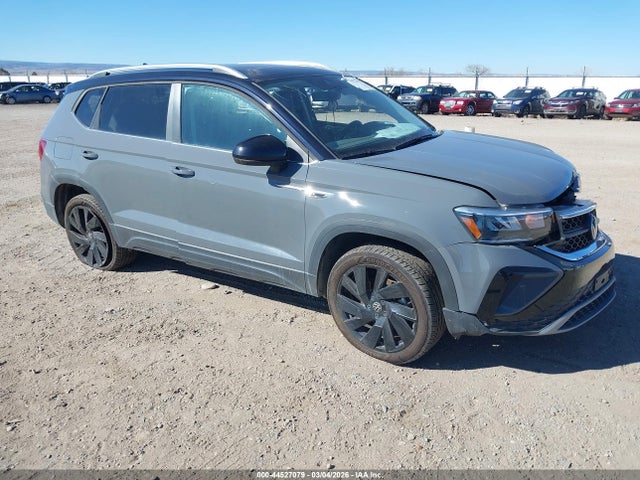 Salvage Volkswagen Taos Image