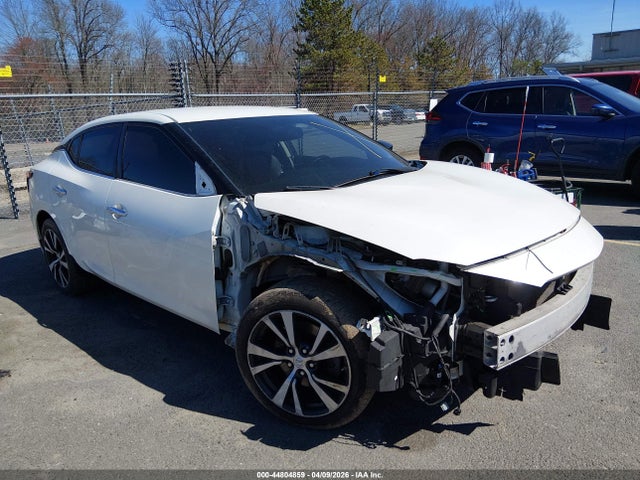 Salvage Nissan Maxima Image
