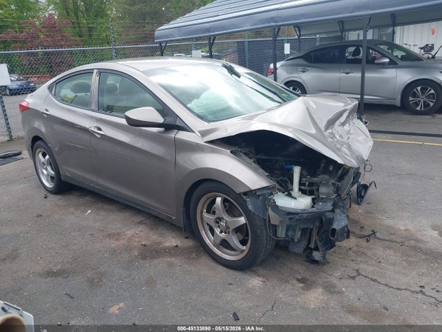 Salvage Hyundai ELANTRA Image