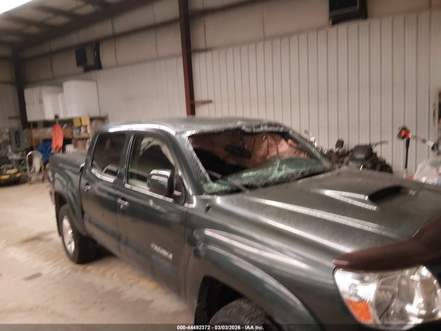 Toyota Tacoma Base V6