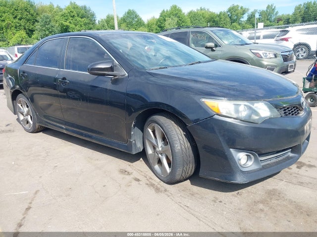 Salvage Toyota Camry Image