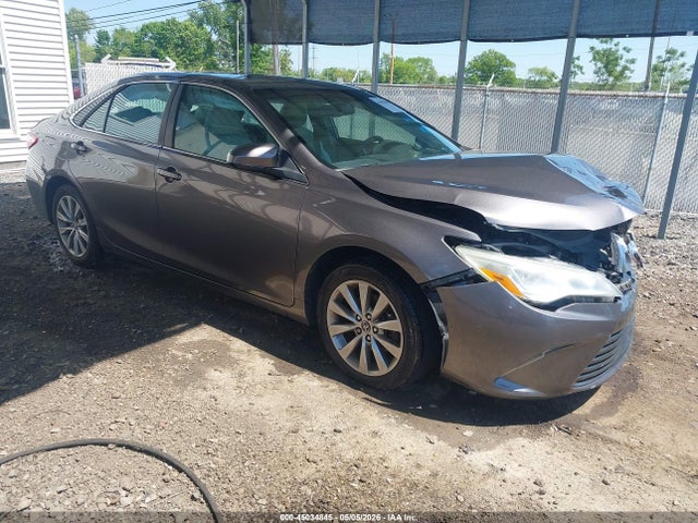 Salvage Toyota Camry Image