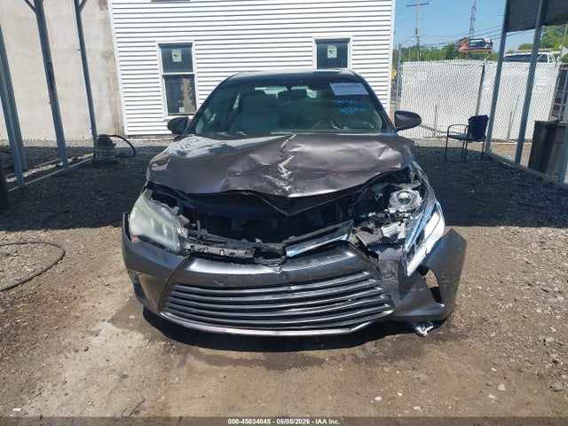 Toyota Camry Xle V6