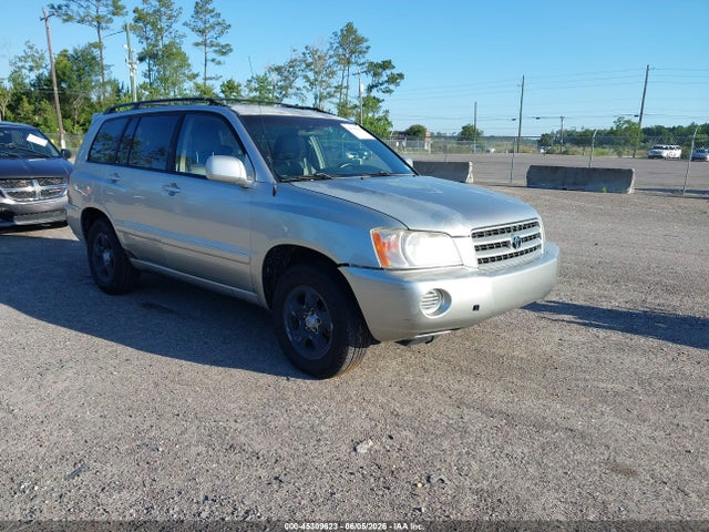 Salvage Toyota Highlander Image