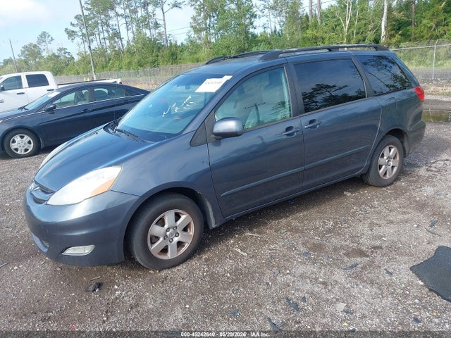 Toyota Sienna Xle