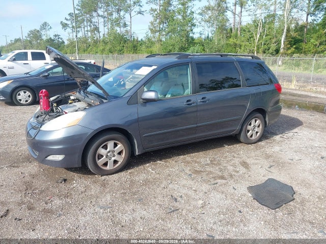 Toyota Sienna Xle