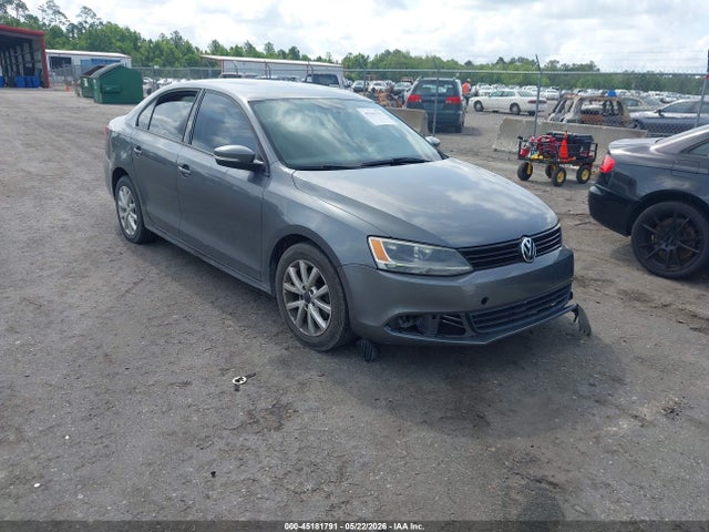 Salvage Volkswagen Jetta Image