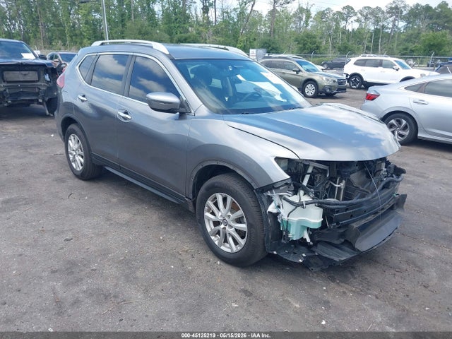 Salvage Nissan Rogue Image