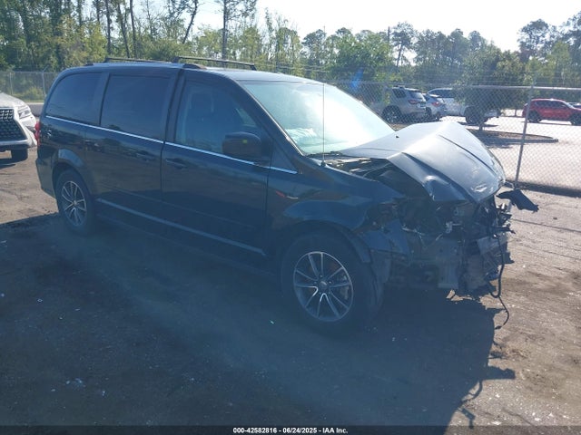 Salvage Dodge Grand Caravan Image