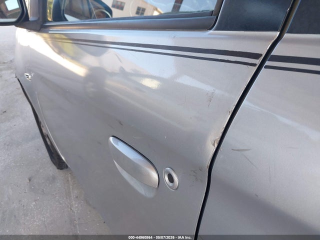 Mitsubishi Mirage Es
