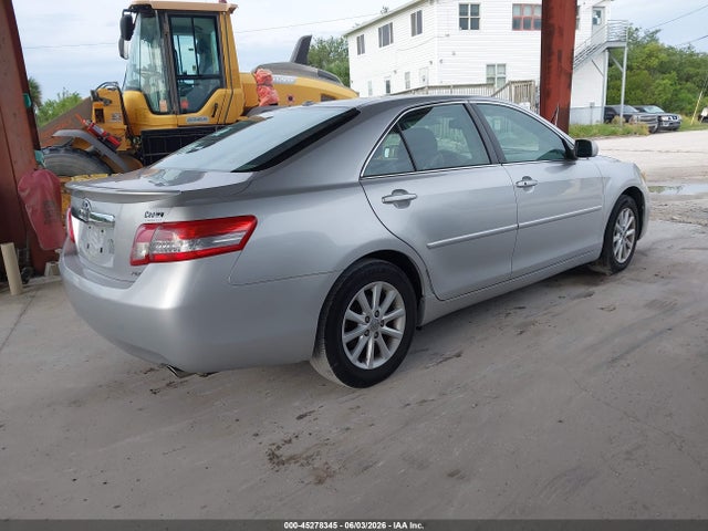 Toyota Camry Xle V6