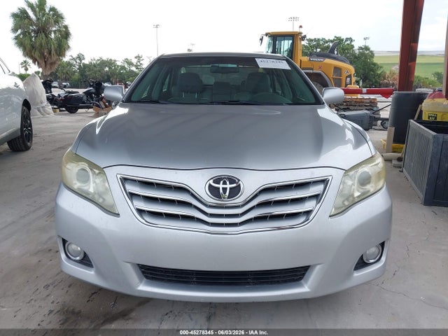 Toyota Camry Xle V6