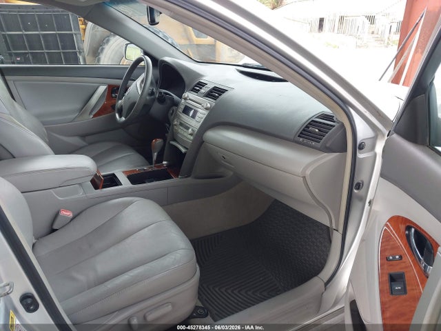 Toyota Camry Xle V6