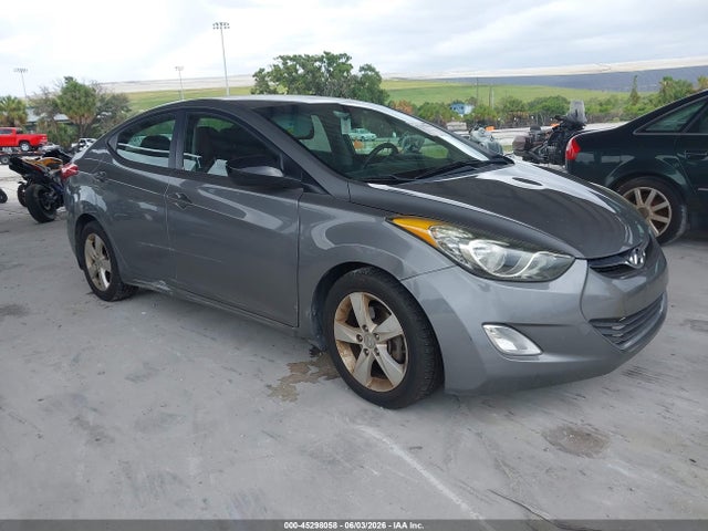 Salvage Hyundai ELANTRA Image