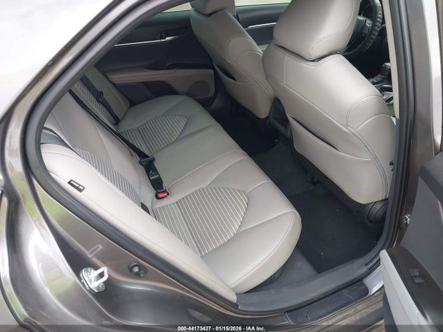 Toyota Camry Se Hybrid