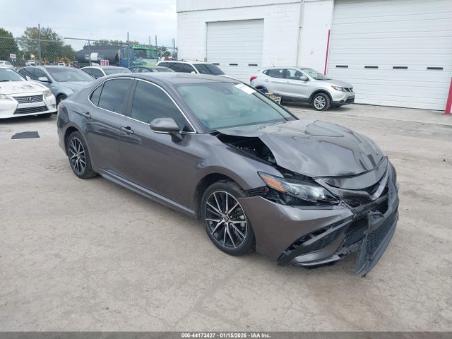 Salvage Toyota Camry Image