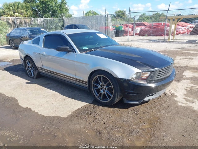Salvage Ford Mustang Image