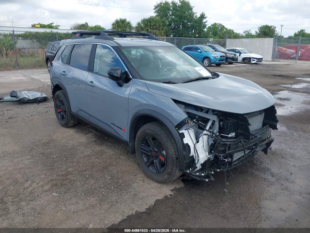 Salvage Nissan Rogue Image