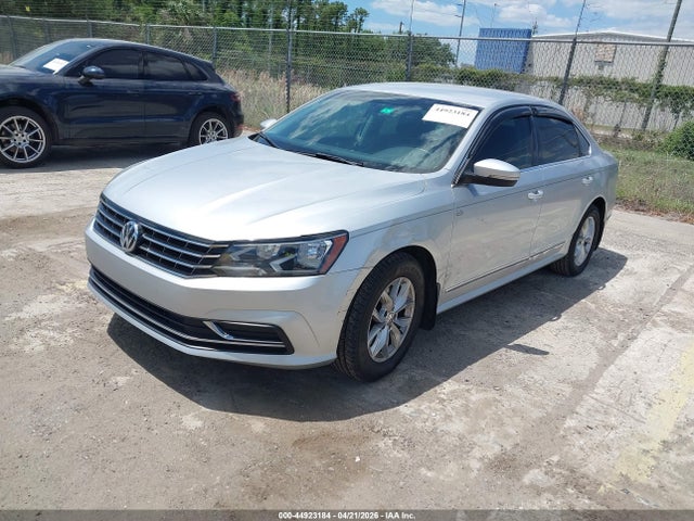Volkswagen Passat 1.8t S