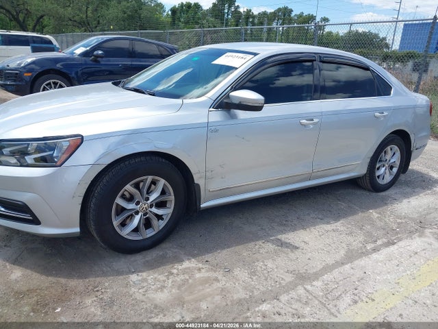 Volkswagen Passat 1.8t S