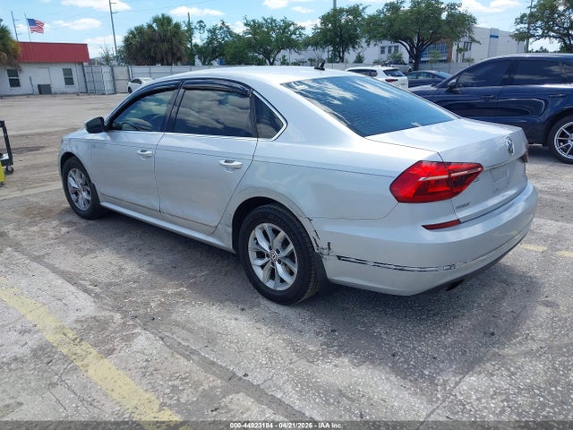 Volkswagen Passat 1.8t S