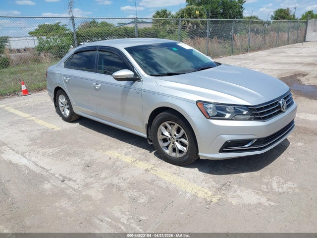Salvage Volkswagen Passat Image