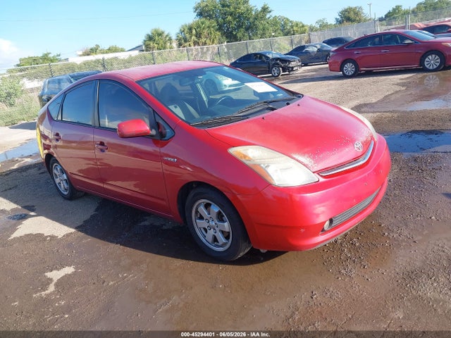 Salvage Toyota Prius Image